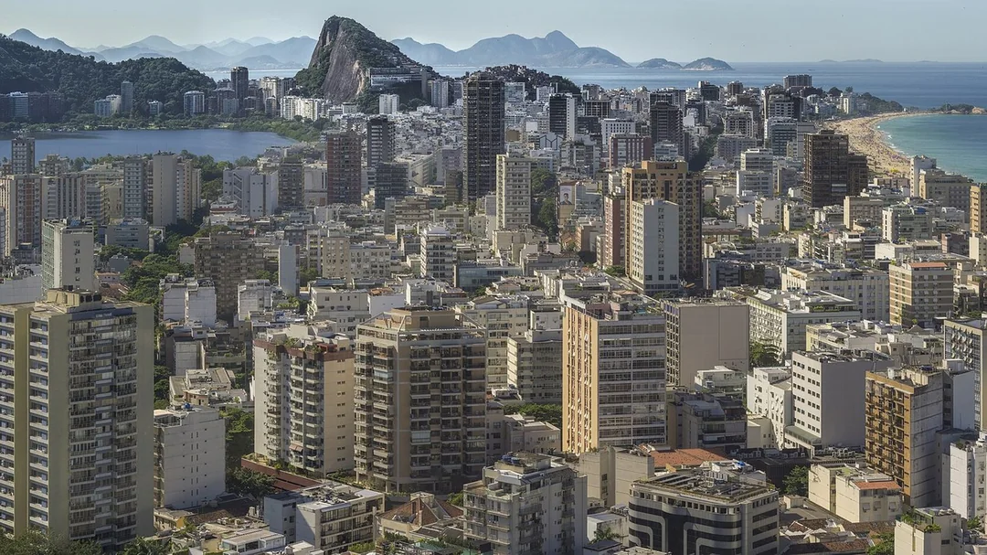 Vista do alto do Leblon e de Ipanema, no Rio de Janeiro (RJ)