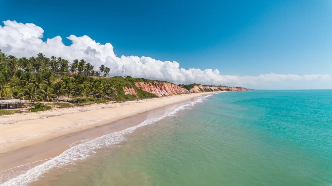 Vista de Praia do Farol, em Prado (BA)