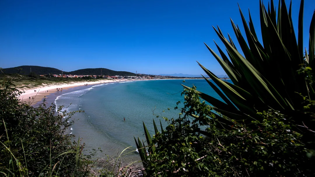 Vista de Praia do Peró, em Cabo Frio (RJ)