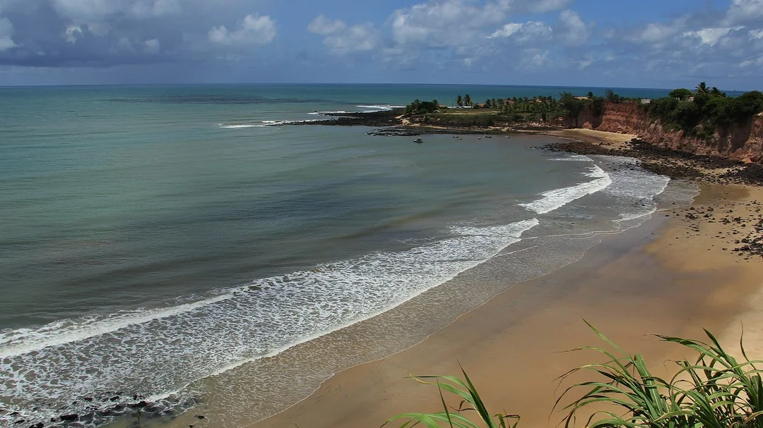 Praia de Tabatinga vista do alto das falésias, em Nísia Floresta (RN)